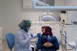 Dt. Ayşegül Öztürk Diş Kliniği | Hasta Muayenesi